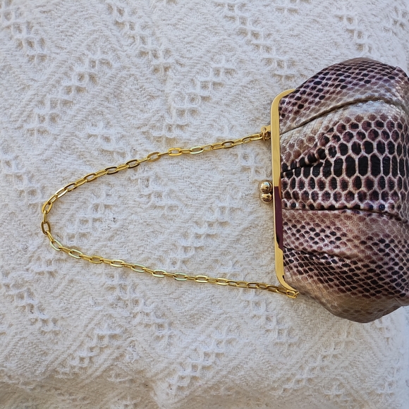 Elegant Joan Rivers Snakeskin Pattern Clutch with Gold Chain - Picture 2 of 5